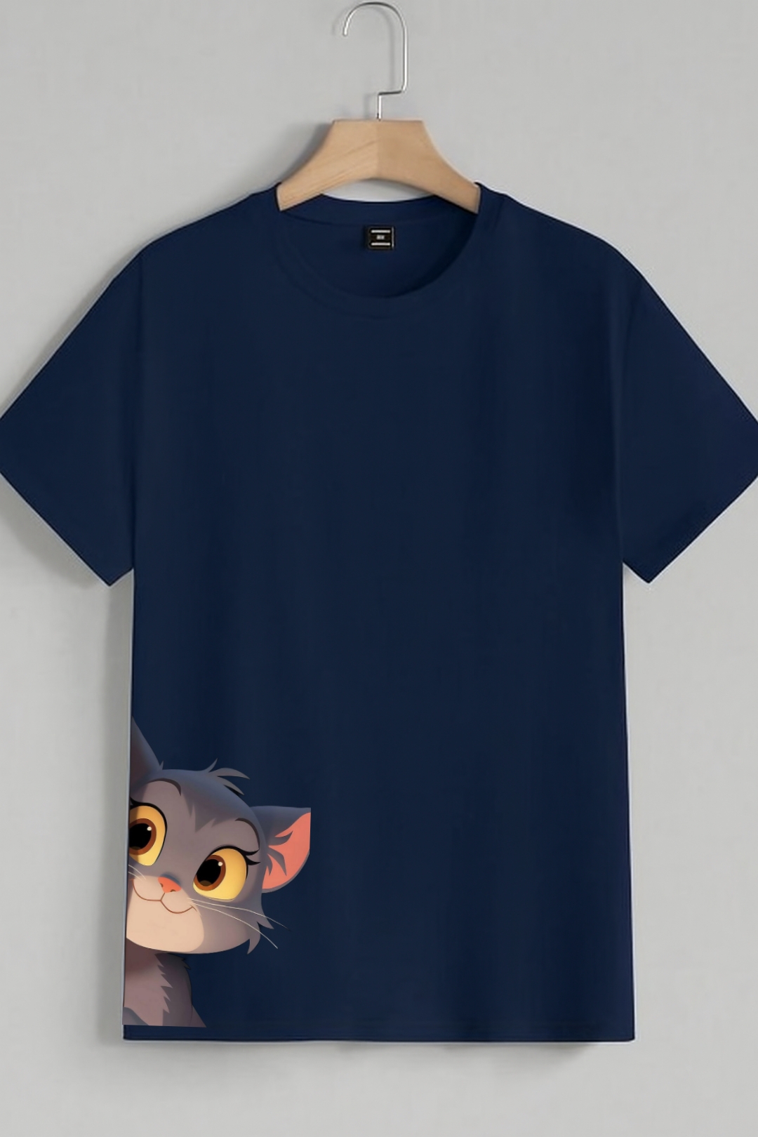 Funny peeping cat t-shirt
